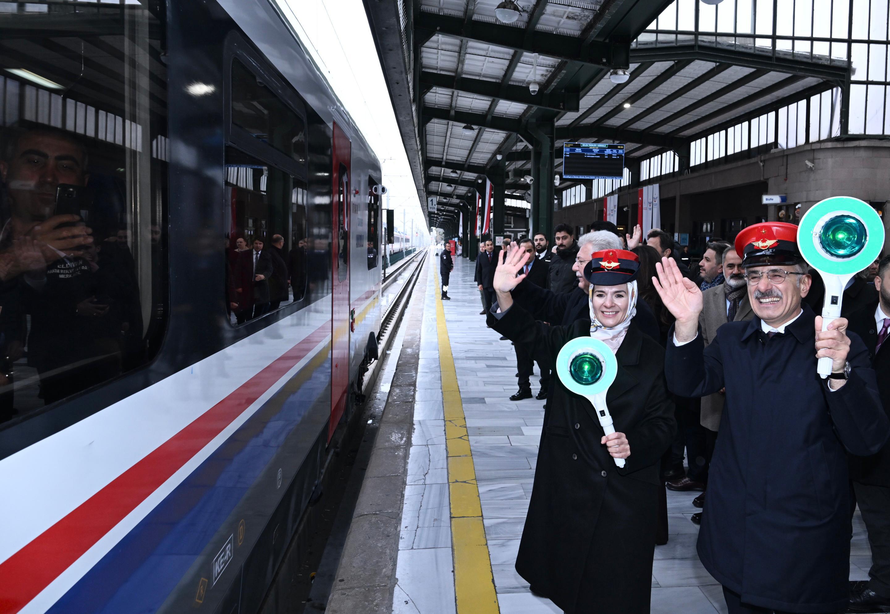 Engelleri Kaldıran Turistik Tuz Ekspresi ile Eşit Seyahat İmkanı