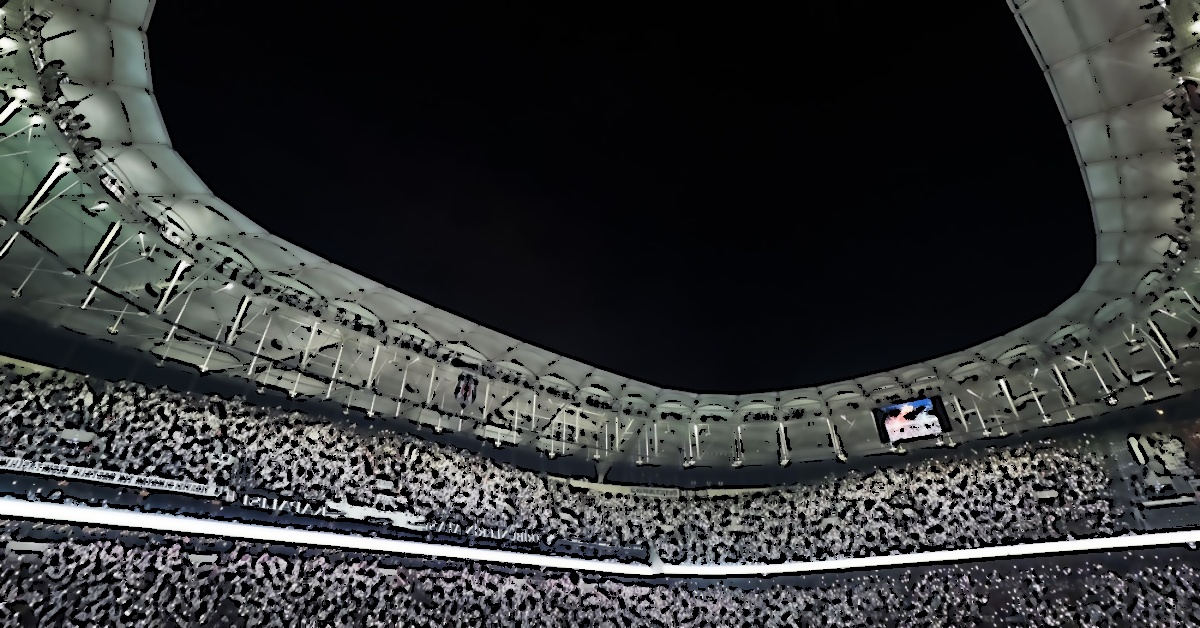 Beşiktaş-Galatasaray Derbisinde Taraftarların Muhteşem Işık Şovu